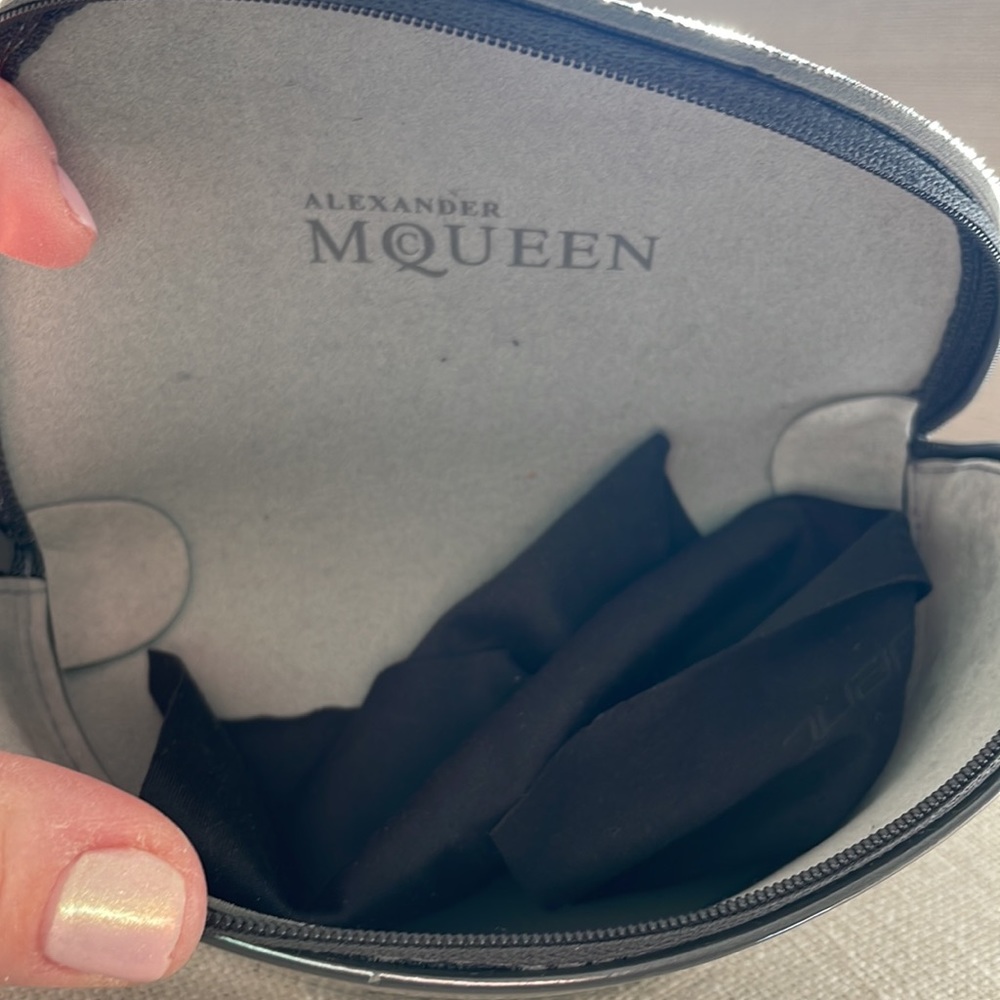 Alexander McQueen Cateye Butterfly Wing Blue and Burgundy Sunglasses with Case - Picture 8 of 15